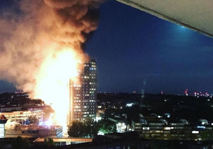英國20余層公寓大火1